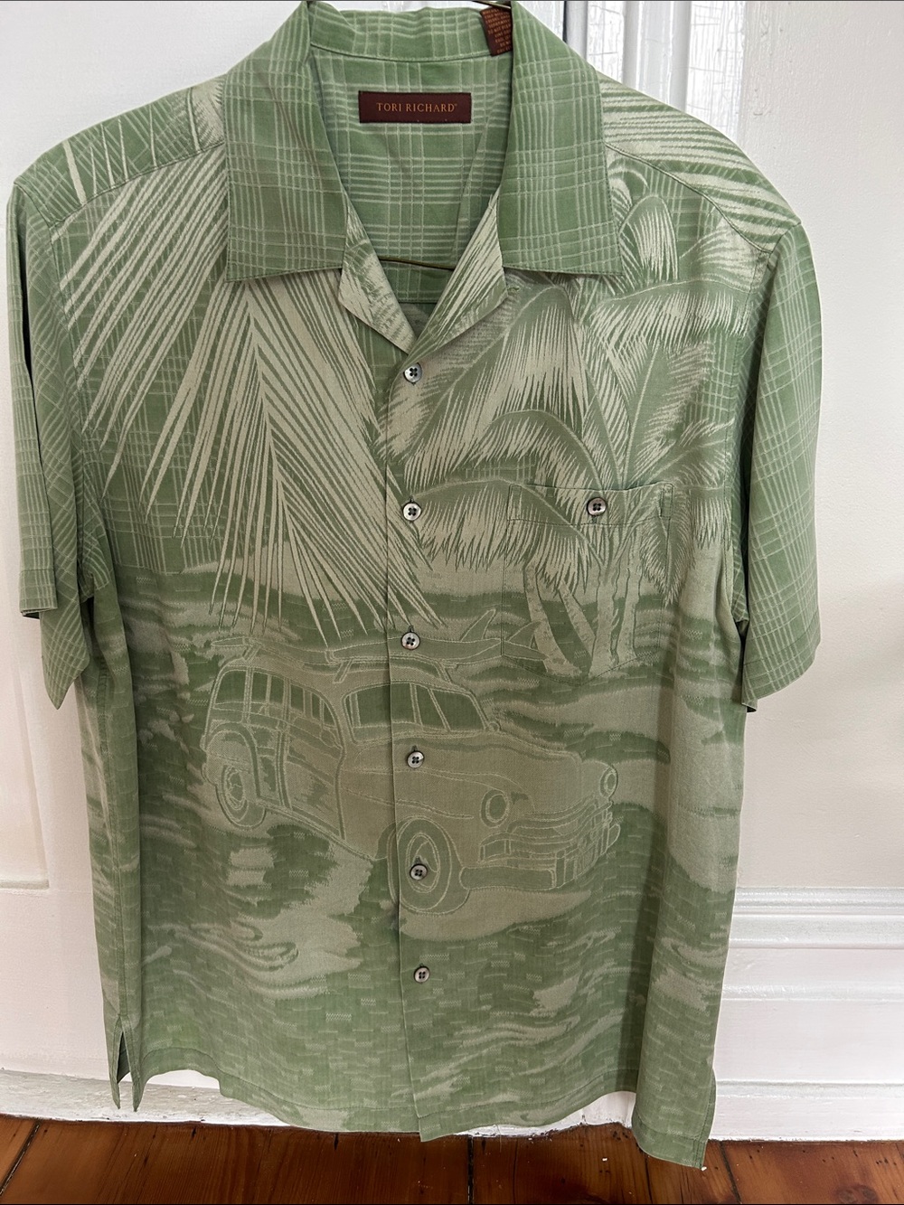 Tori Richard Light Green Tropical Hawaiian Shirt with Vintage Car Motif